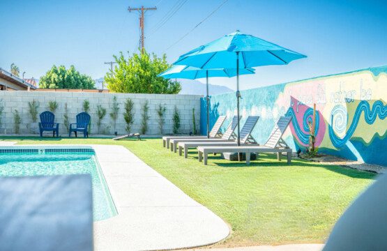Pet Friendly, perfect winter family friendly, with pack and play, Vacation Rental in Bermuda Dunes, Close to golf, festival grounds, Coachella, stage coach, heated pool and hot tub and putting green