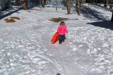 Snowy Wonderland Retreat: A cozy Airbnb nestled minutes from prime sledding, snow parks, and ski boarding areas. Family-friendly with a plethora of kid-friendly activities, games, and toys. Enjoy a private snow play experience in the fully-fenced yard, perfect for both kids and pets. Your winter getaway awaits!