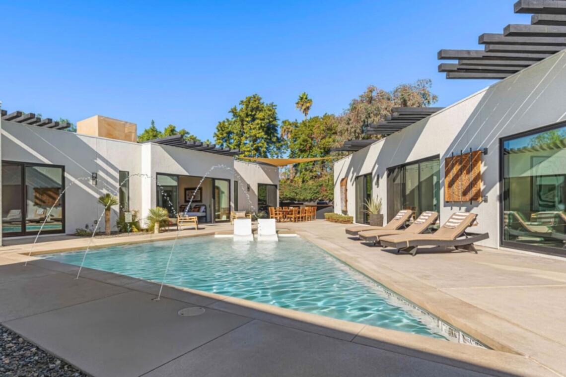 Luxury Resort-Style Retreat in Palm Springs Main Image